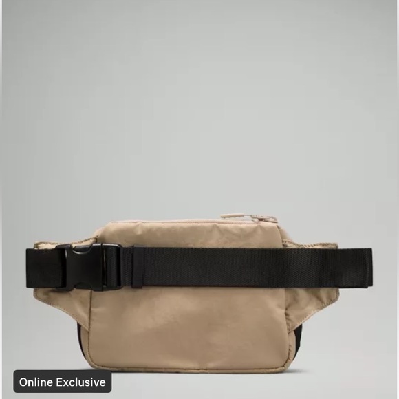 NWT Lululemon Athletica Clean Lines Belt Bag 2L in Trench - Picture 5 of 6